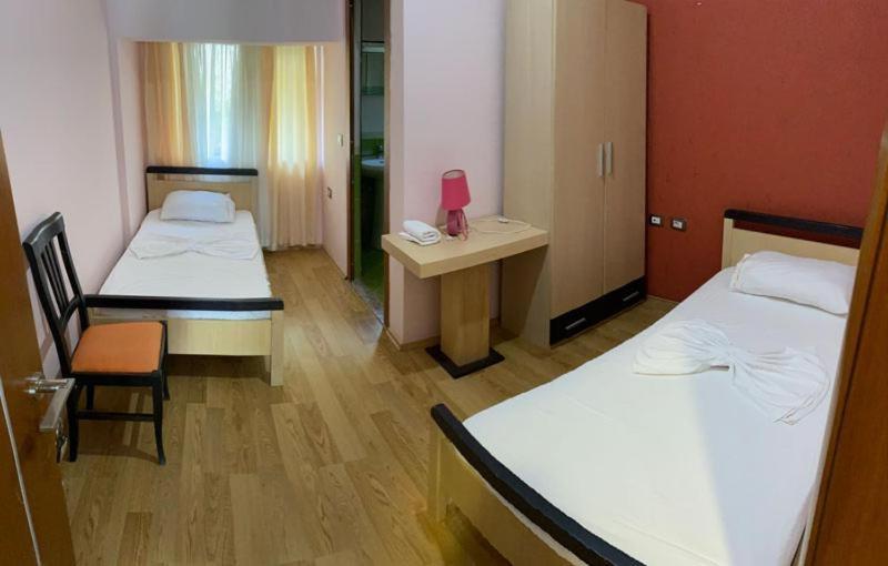 Hotel Kukesi Lini Eksteriør bilde