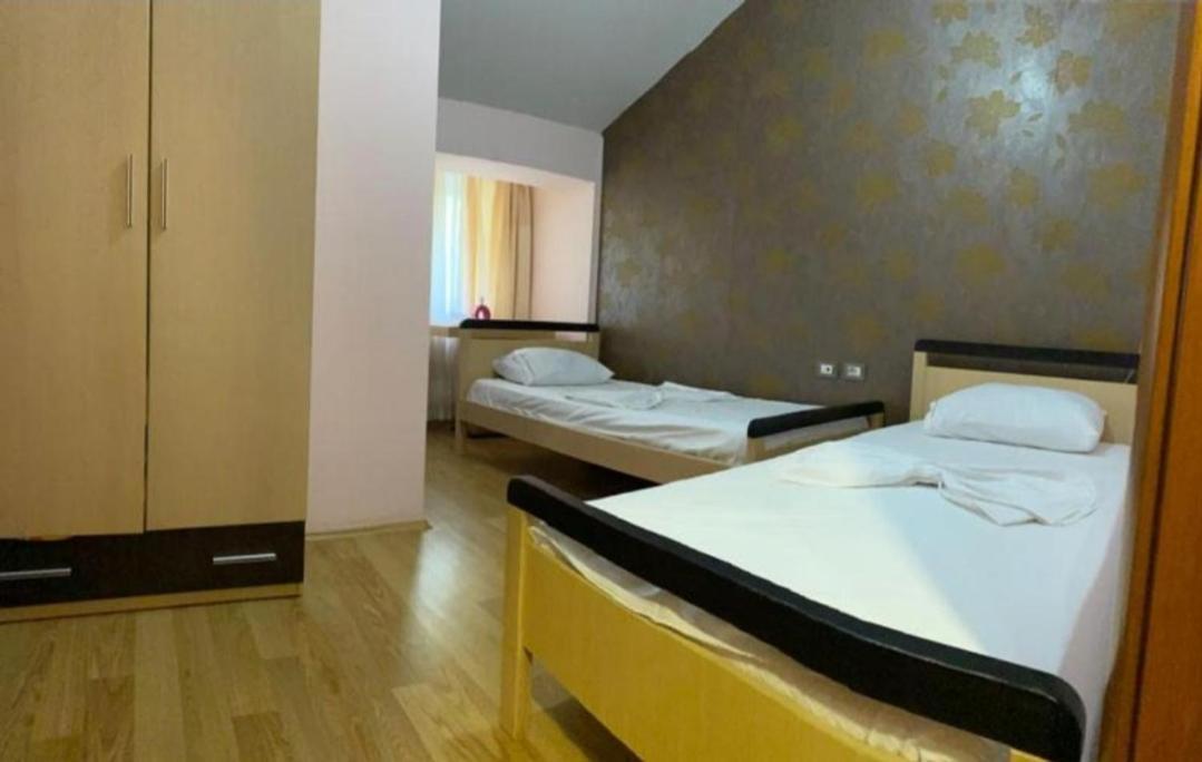 Hotel Kukesi Lini Eksteriør bilde